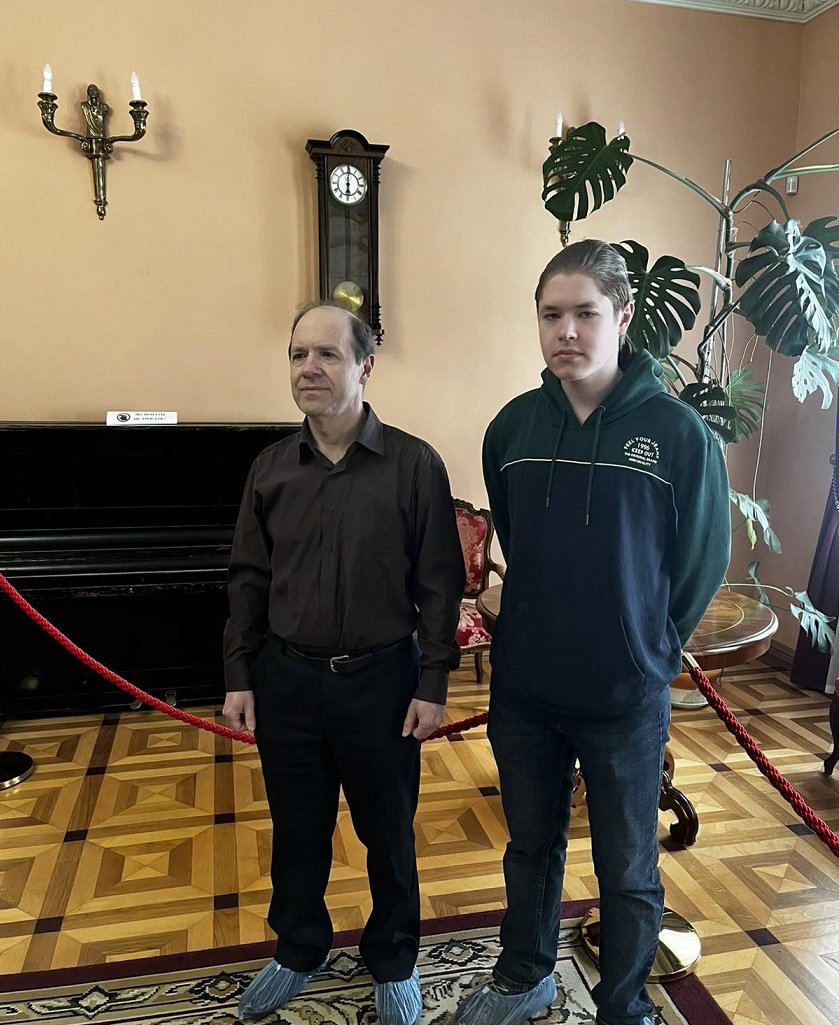 Леонид Николаевич Исаев с сыном Антоном